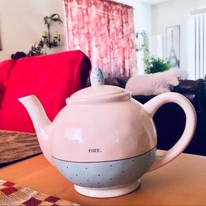🌷🌸RAE DUNN  POUR. BLUE  polka dot TEAPOT 🌸